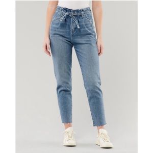 hollister ultra high-rise mom jeans